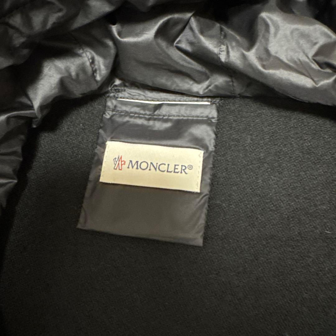 MONCLER フード付きポンチョ 黒