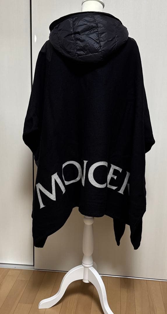 MONCLER フード付きポンチョ 黒