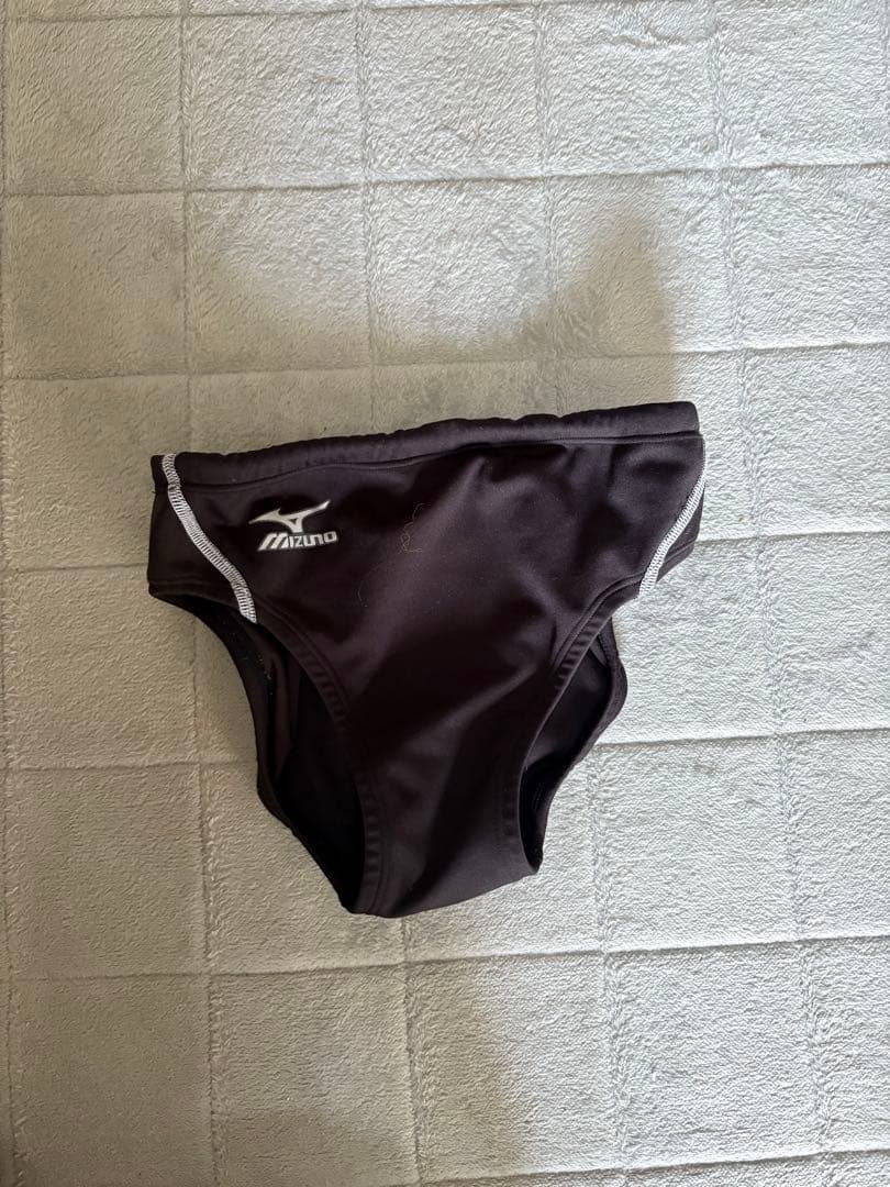 練習用水着（日本体育大学ロゴ入り）