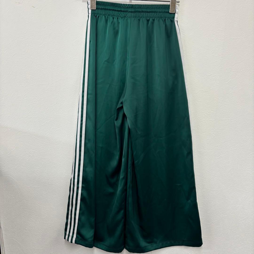 アディダスオリジナルス☆ジャージ サテンワイドレッグ　Ｍ　緑色
