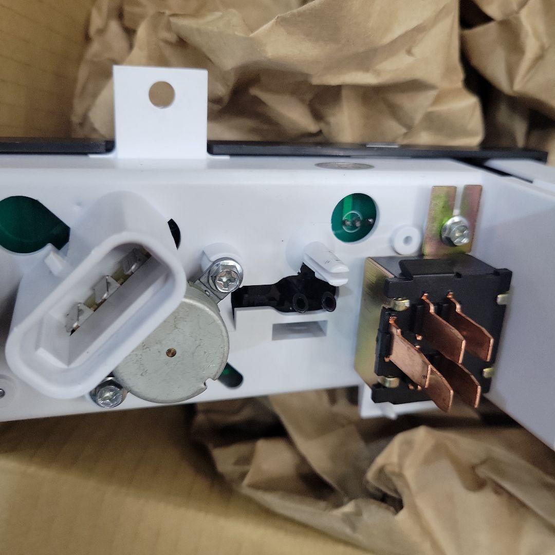 今だけ値下げラムバン　エアコンコントロールパネル 新品