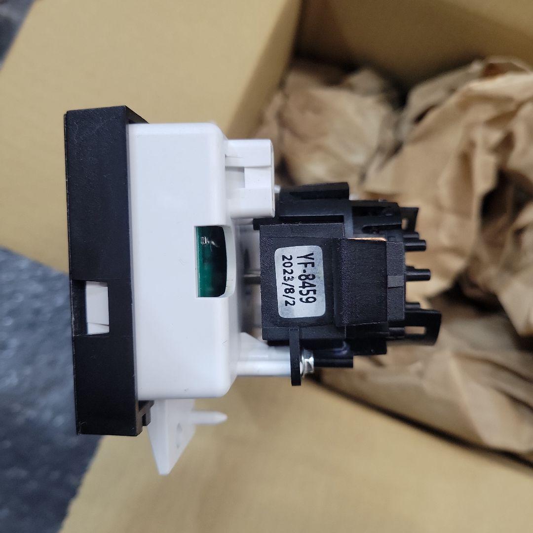 今だけ値下げラムバン　エアコンコントロールパネル 新品