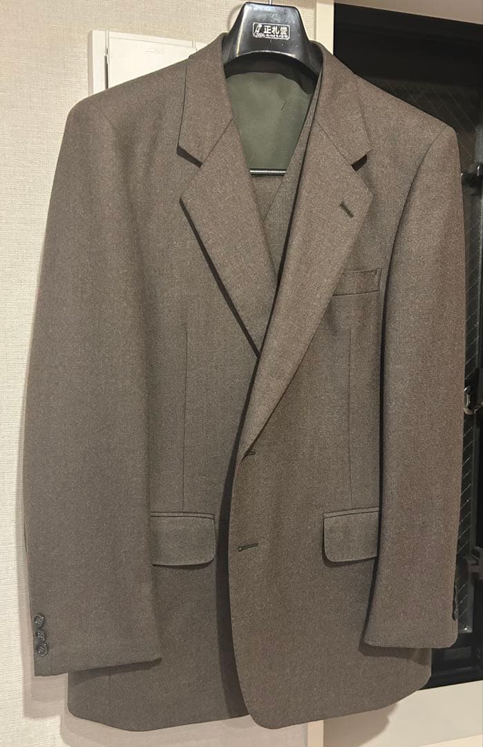 結婚式　スーツ　スリーピース