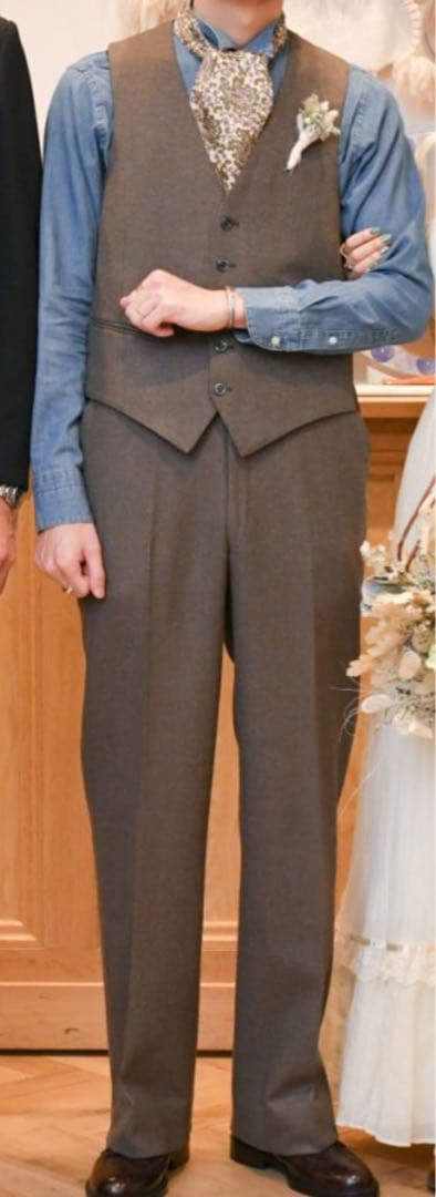 結婚式　スーツ　スリーピース