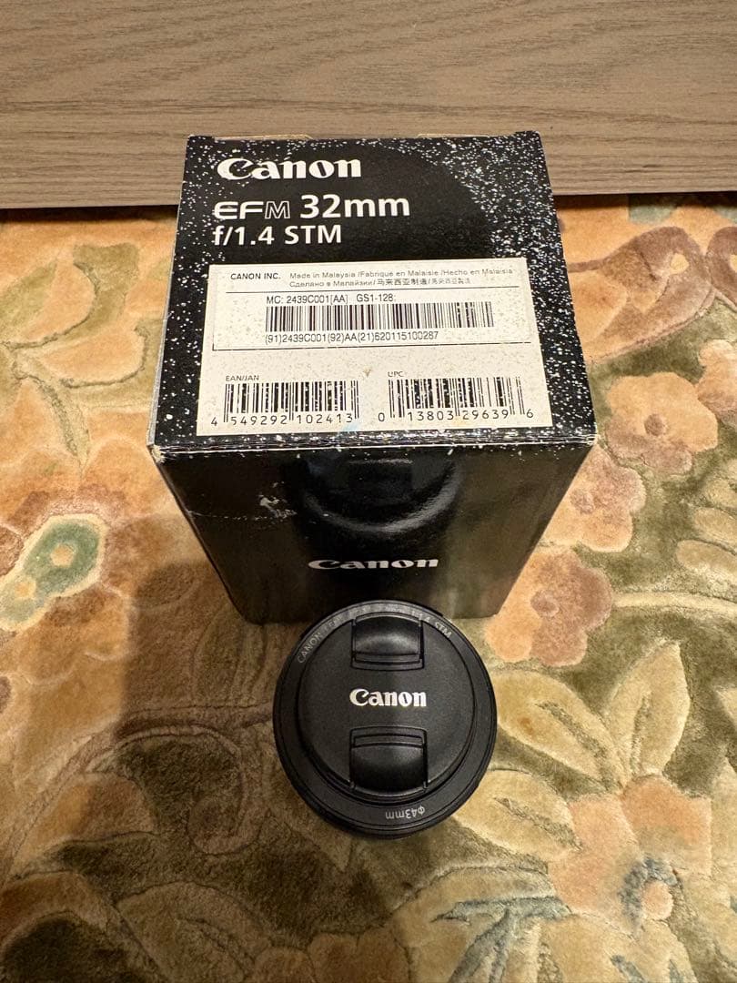 Canon EF-M 32mm f/1.4 STM レンズ