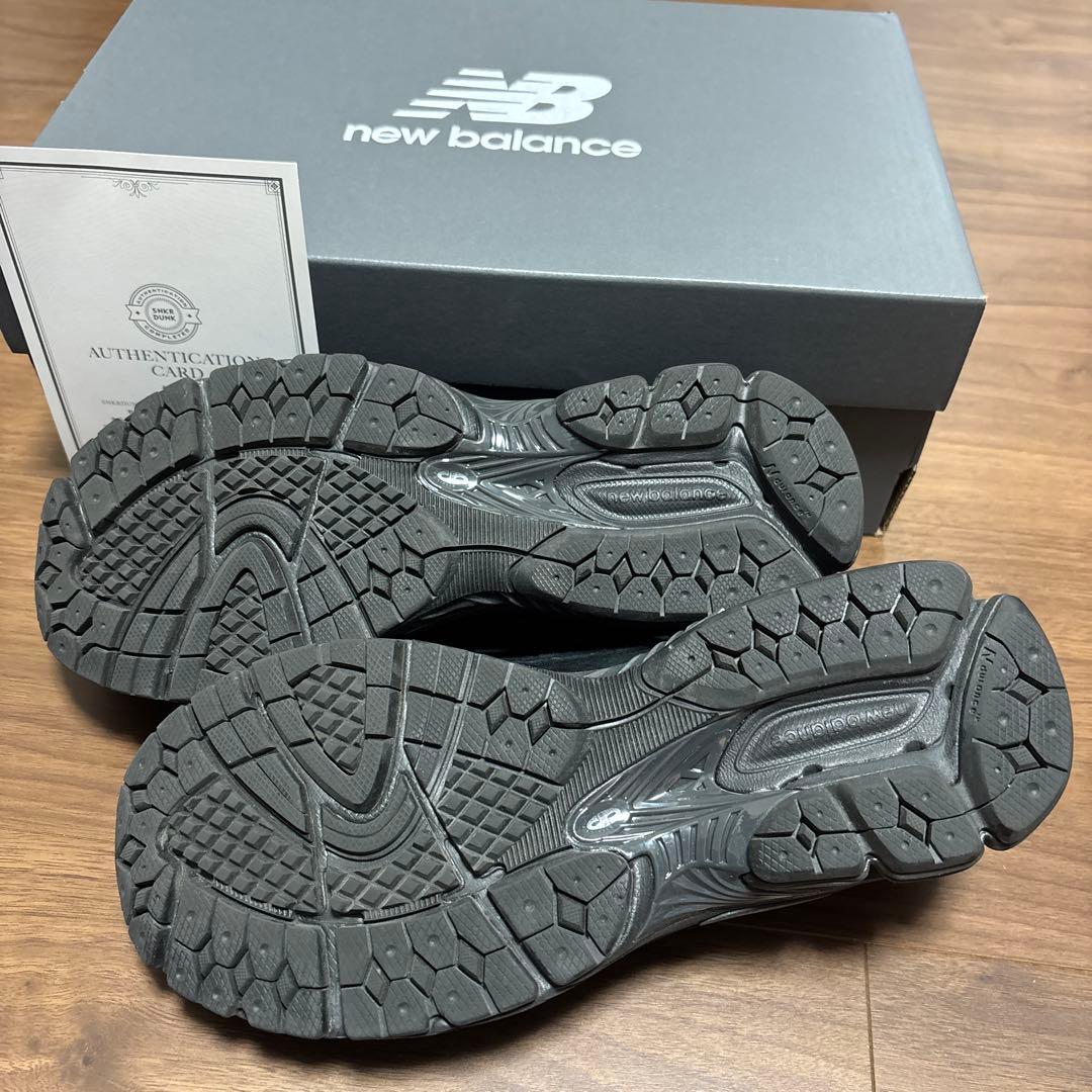 New Balance 1906L ブラックスウェード