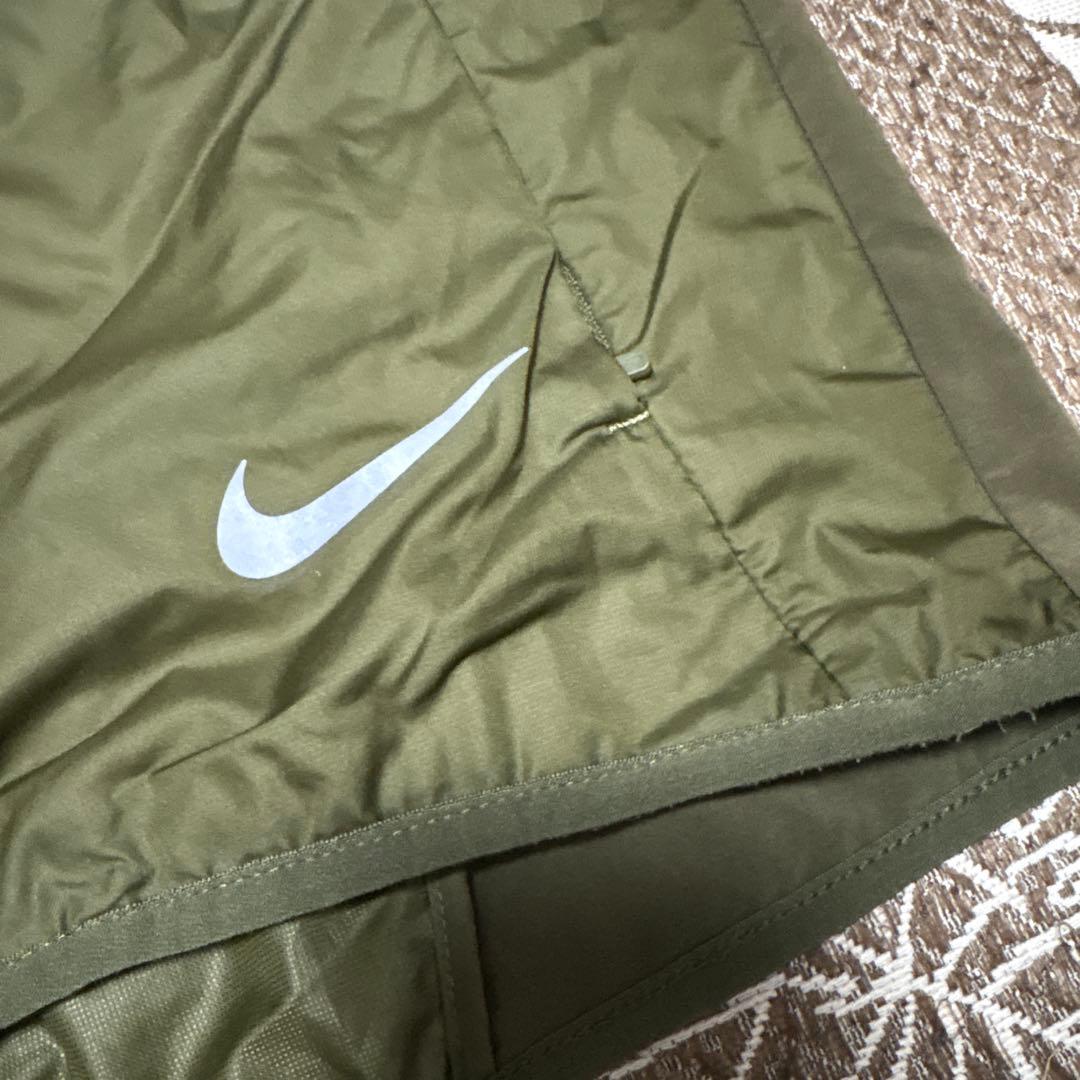 ナイキのエアロロフト ランニングベスト（ダウンベスト）と