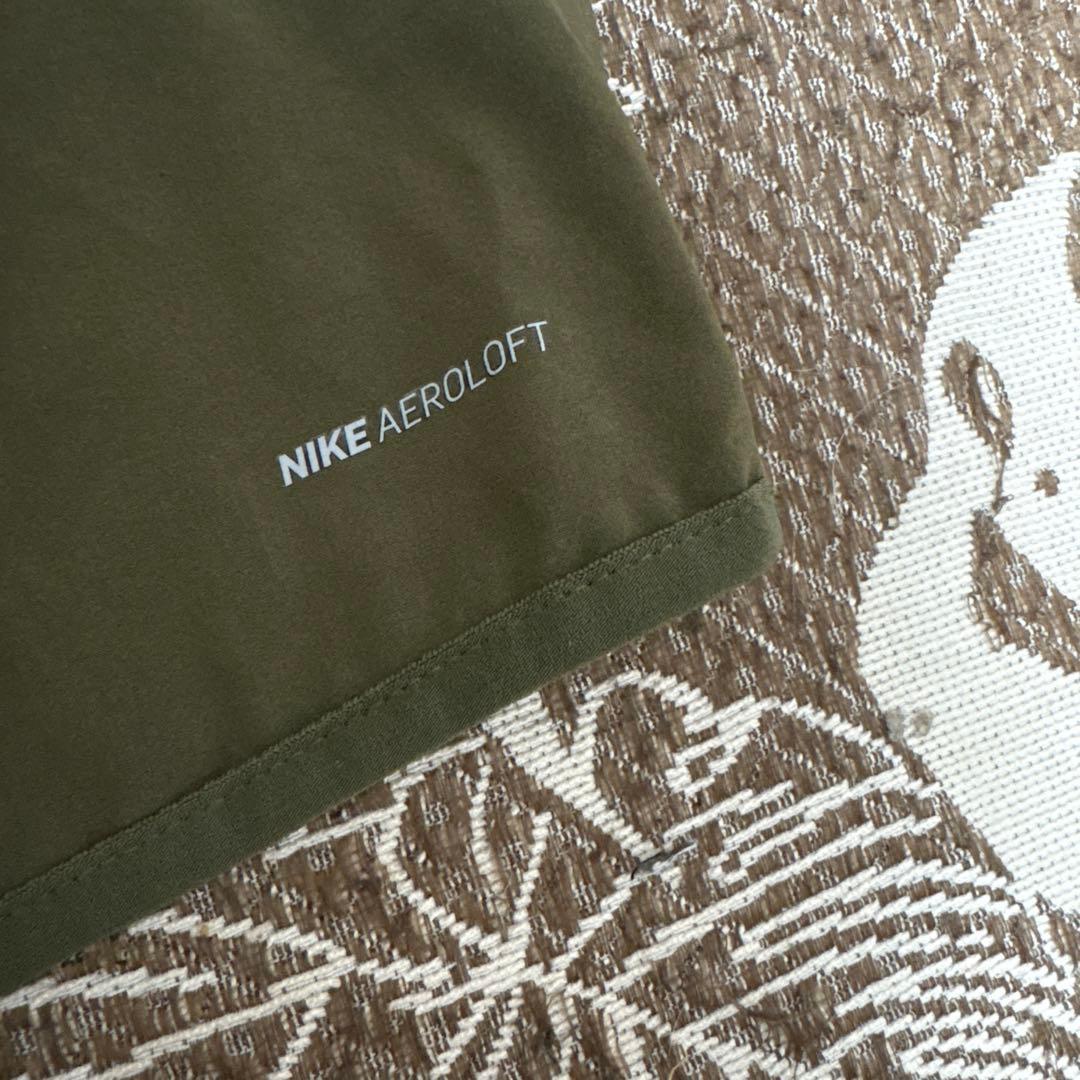 ナイキのエアロロフト ランニングベスト（ダウンベスト）と