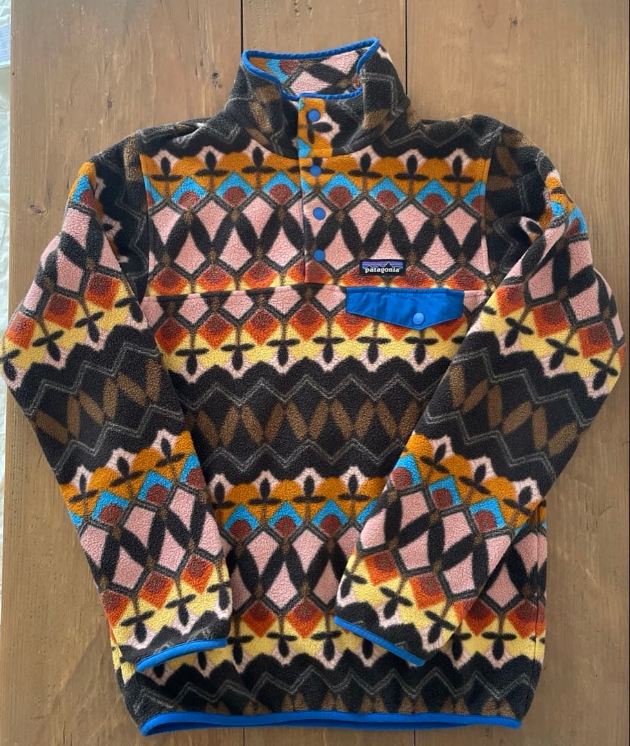 patagonia ウィメンズ　ライトウェイトシンチラスナップT