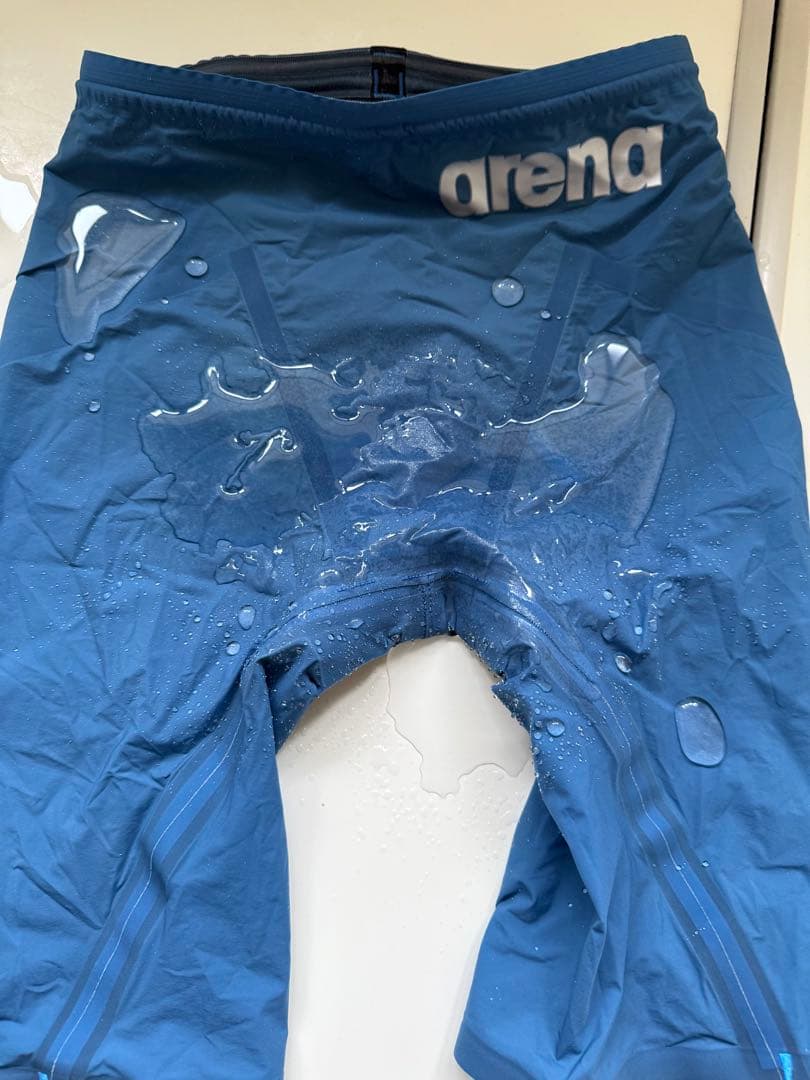 最新　アリーナ　高速水着　競泳水着　アクアフォースストーム MF L