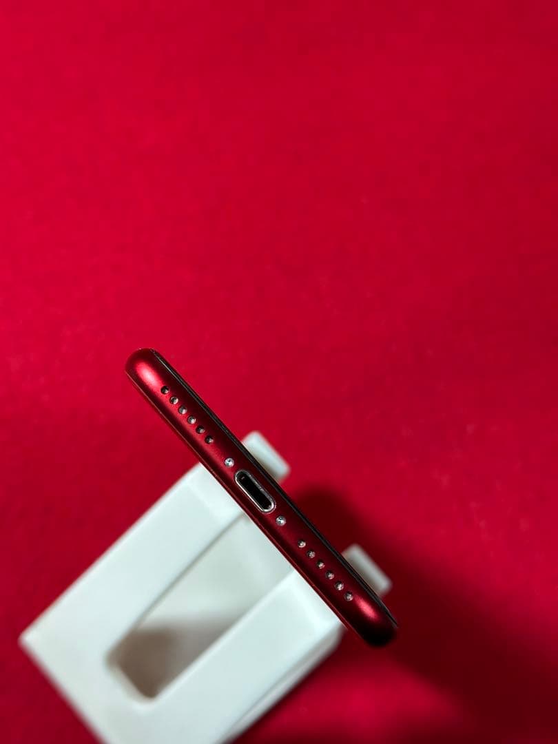 【8646】iPhone SE3第3世代レッド 64GB simフリー