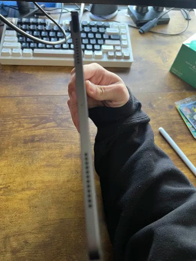 ぽ*様 iPad Air5Wi-Fiモデル スペースグレイ + Apple Pe