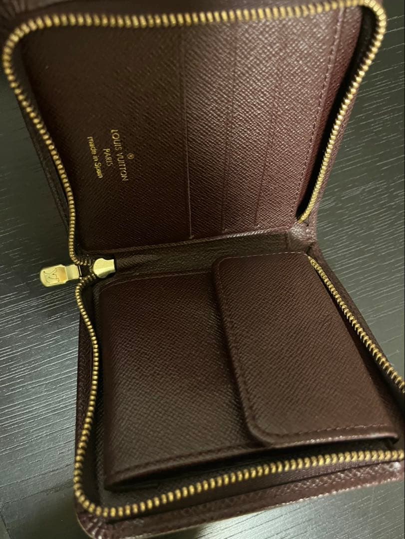 ルイヴィトンの二つ折り財布