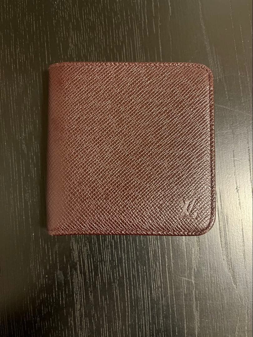 ルイヴィトンの二つ折り財布