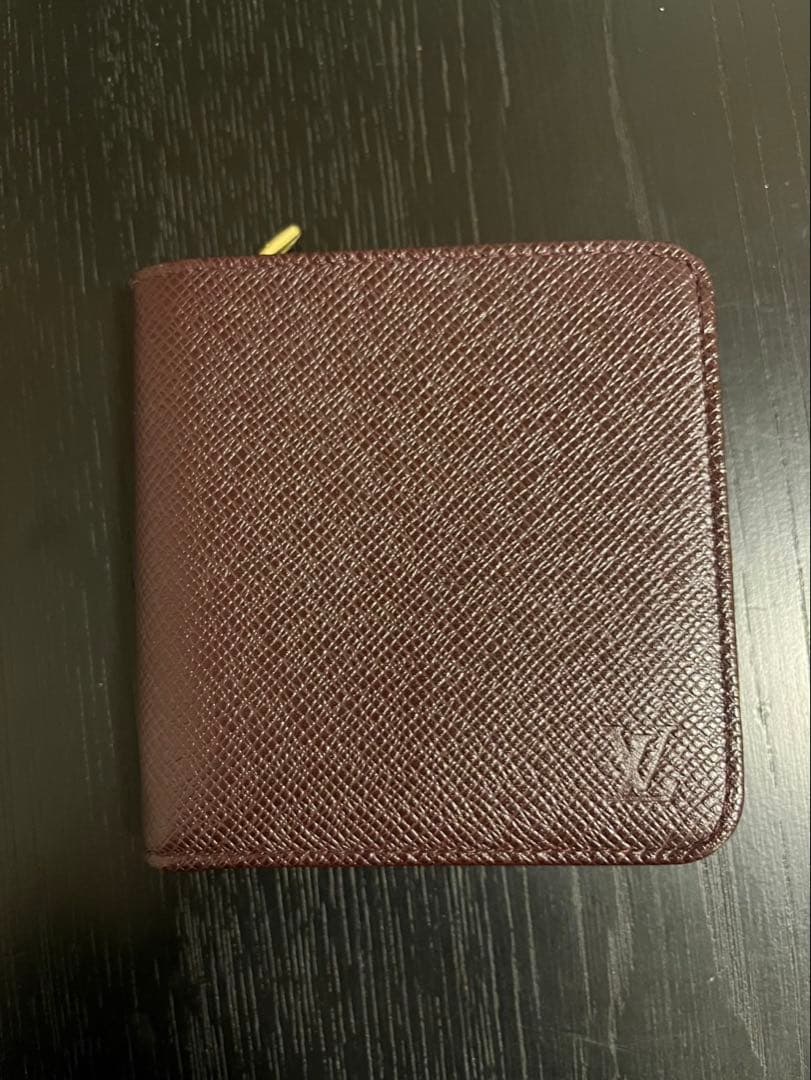 ルイヴィトンの二つ折り財布