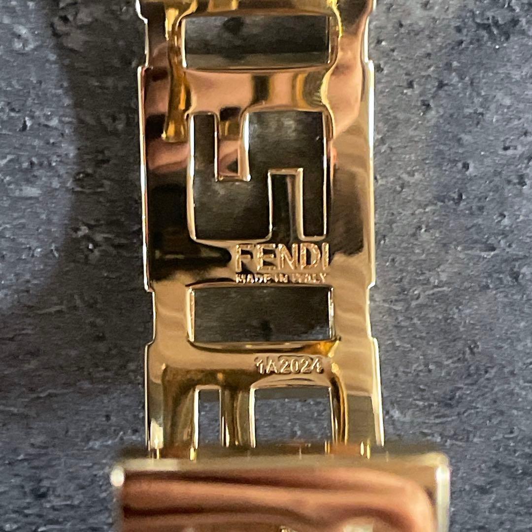 ✨極美品✨FENDI フェンディ　ブレスレット　バングル　 ゴールド　ズッカ柄