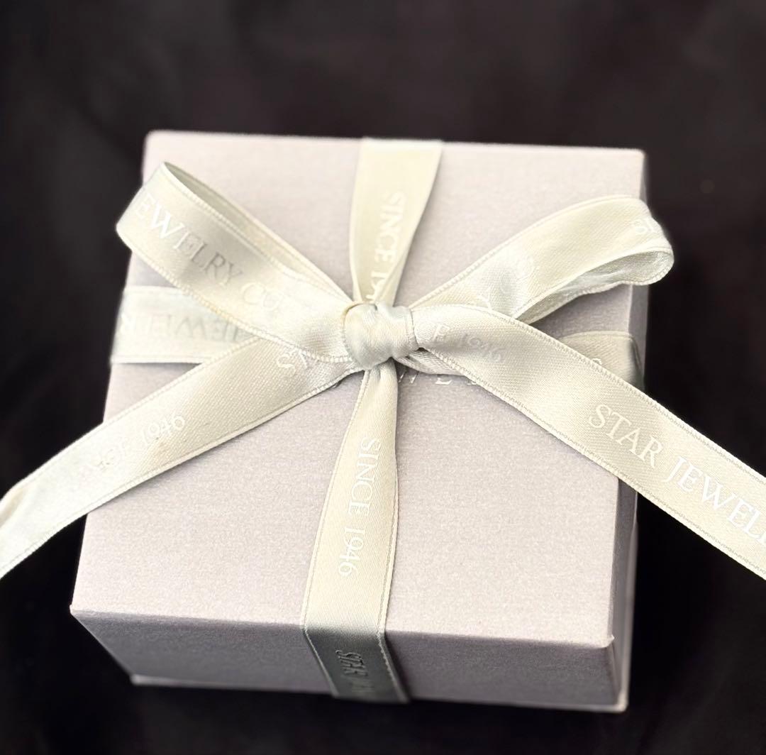 スタージュエリー　K18ダイヤクロスネックレス