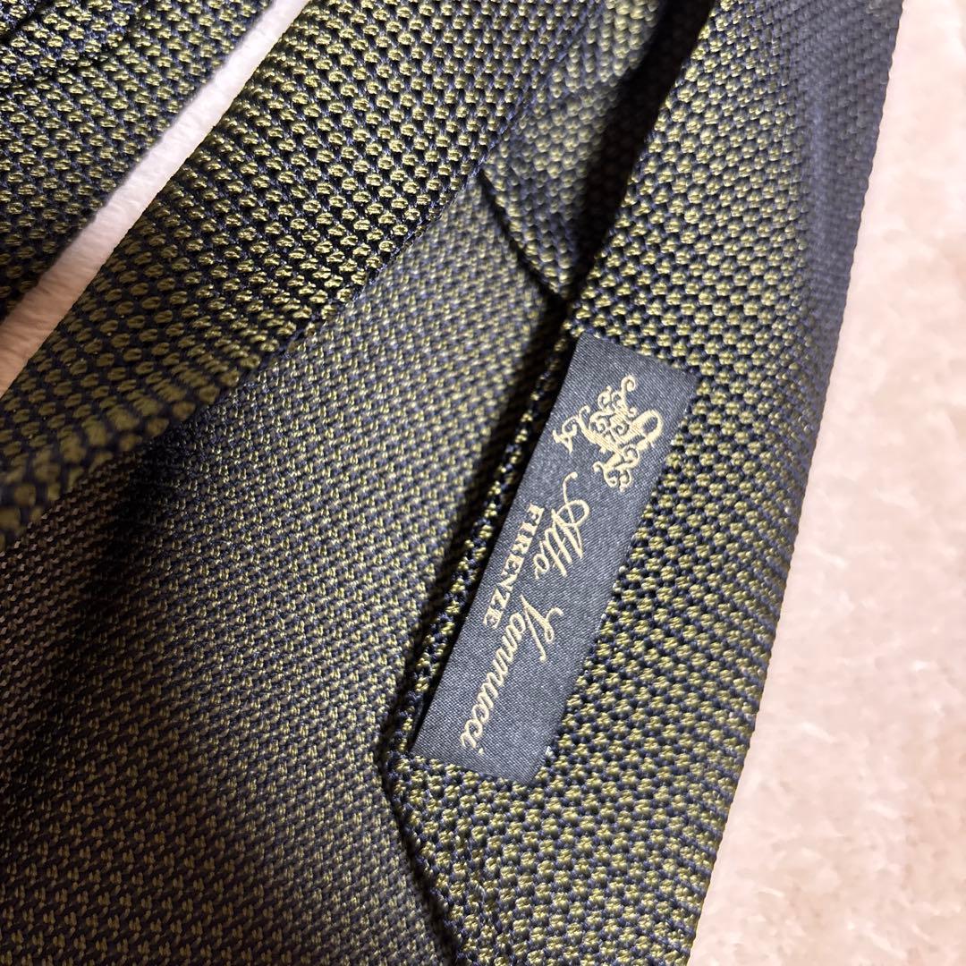 Atto Vannucci セッテピェゲグリーンとブラック　ネクタイ