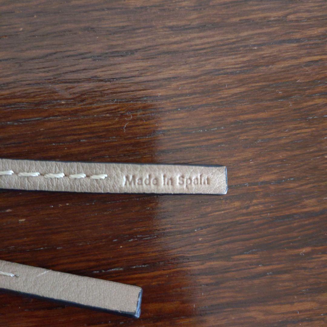 LOEWE　ロエベ　チャーム　イニシャル