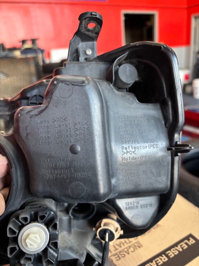 平成28年式ウェイク運転席側ヘッドライト