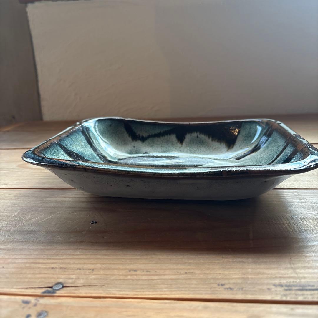 海鼠釉流し掛け8号角皿　湯町窯　島根