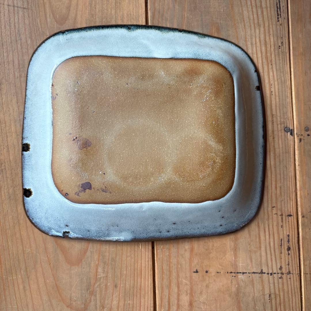 海鼠釉流し掛け8号角皿　湯町窯　島根