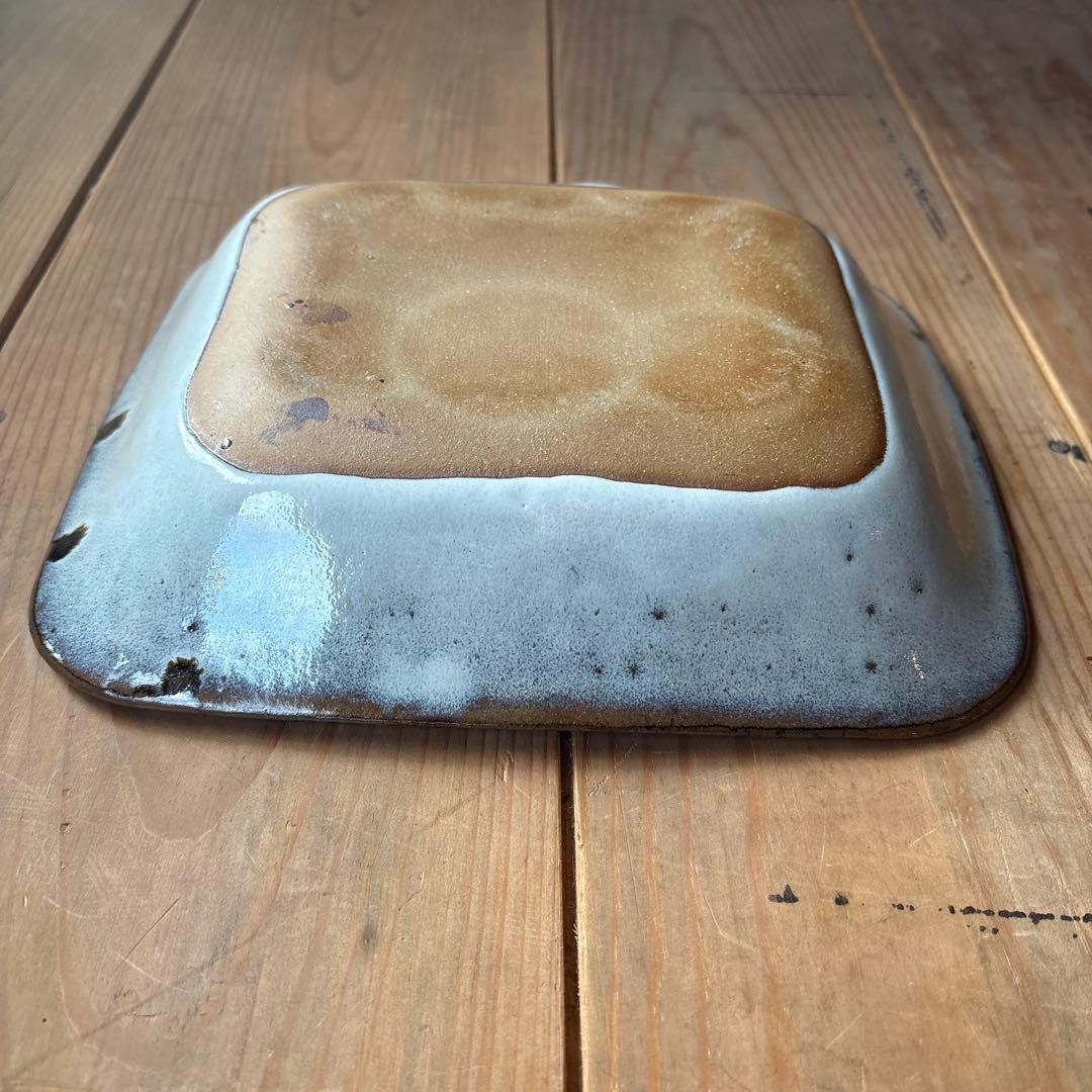 海鼠釉流し掛け8号角皿　湯町窯　島根