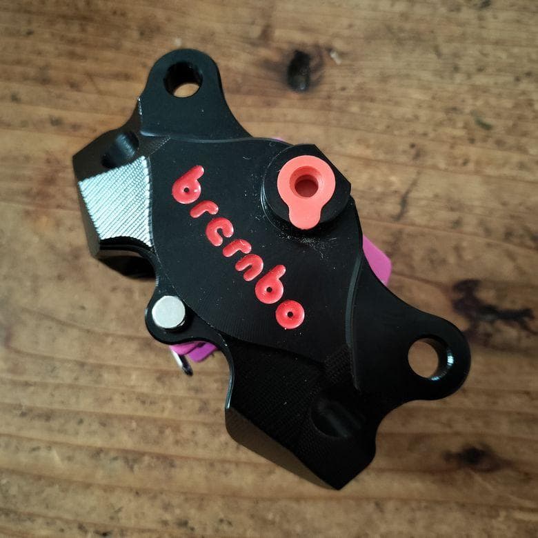 ★新カニ レーシング2ポットキャリパー 新型 モンキー ヤマンボ 赤2個★