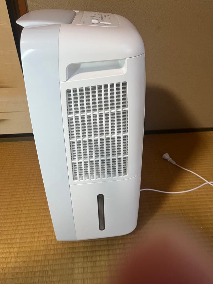 シャープ CM-S100-W 冷風・衣類乾燥 除湿機 2024年製