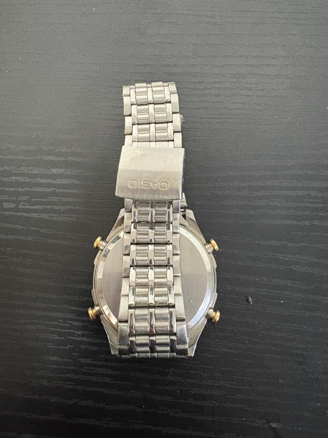 ヴィンテージカシオ　腕時計　クロノグラフ　AW-600