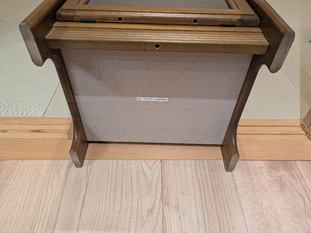 【karimoku】カリモク ガラス扉3段キャビネット 飾り棚 木製