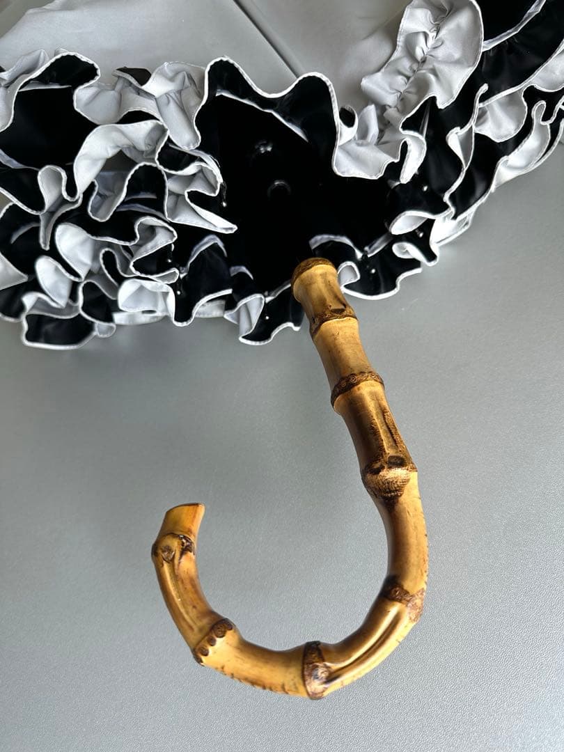 サンバリア100 日傘　長傘　完全遮光　フリル　無地　白　M