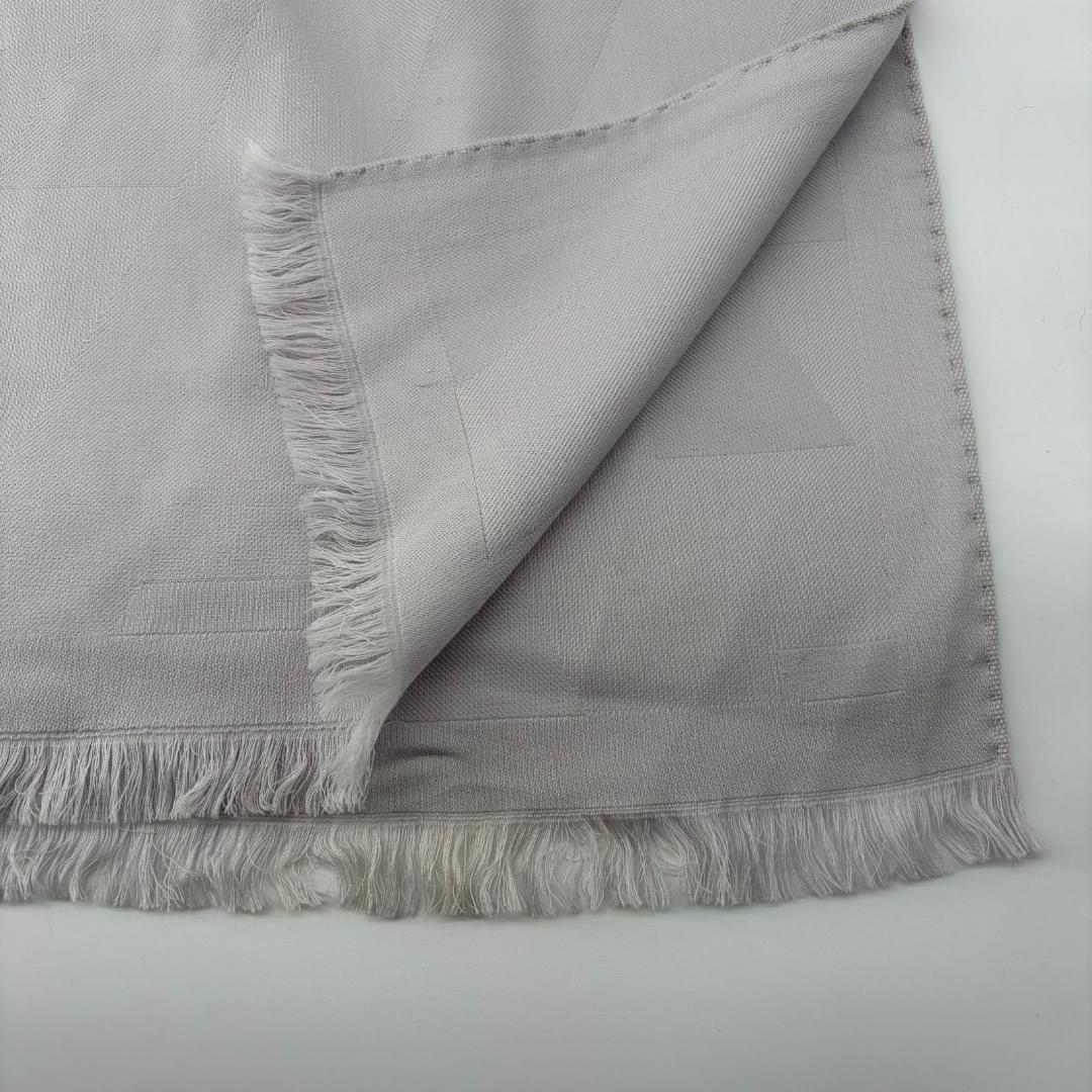 16775✨HERMES 大判ストール 幾何学 ロゴ グレー