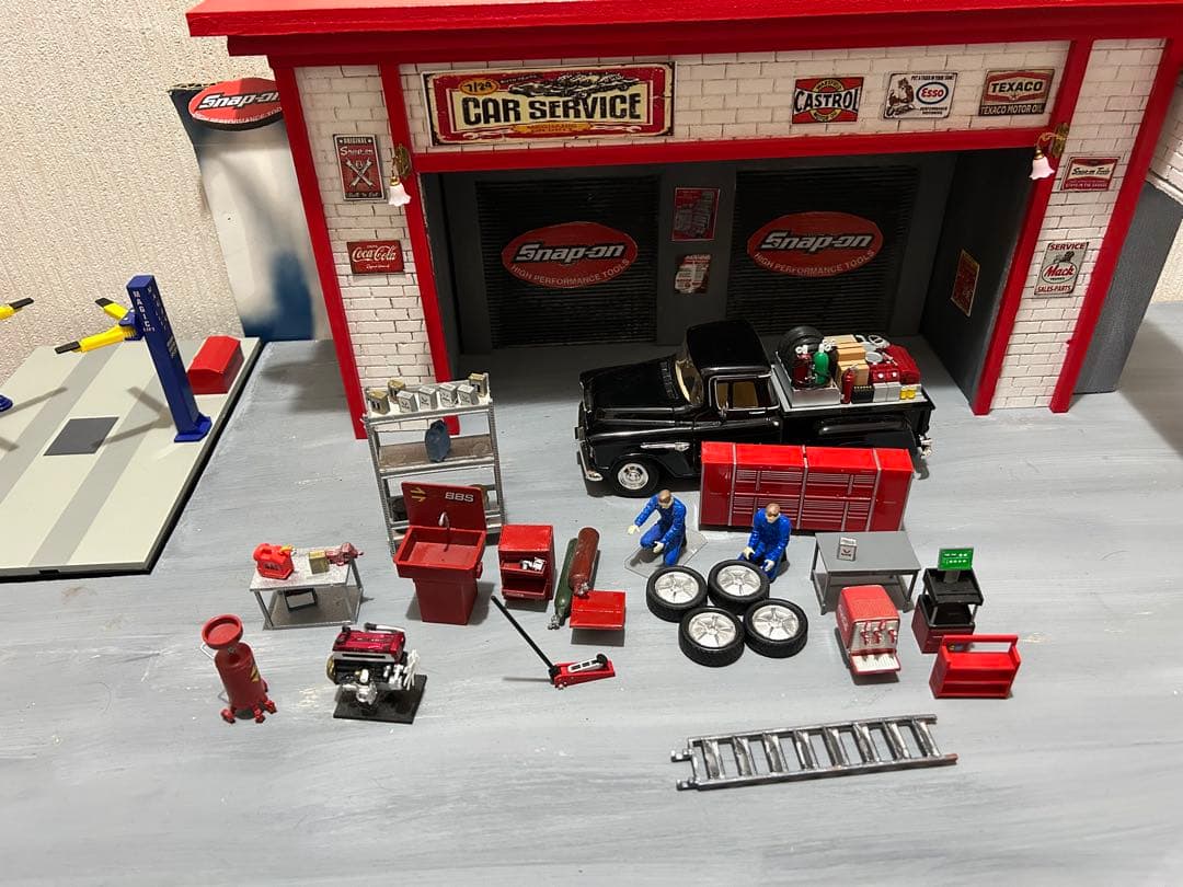 電動リフト　1/24、スナップオントラック、 ディスプレイはおまけ