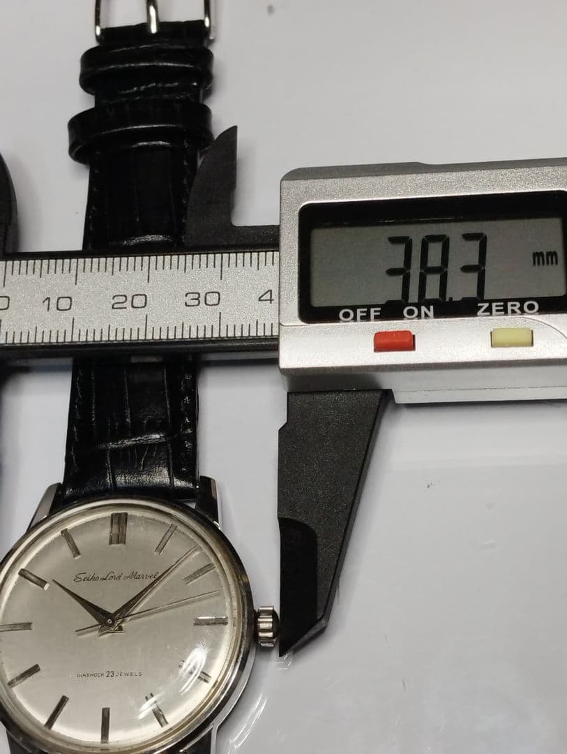 【昭和国産腕時計】 セイコーロードマーベル　23石　秒針規正付き　OH済み