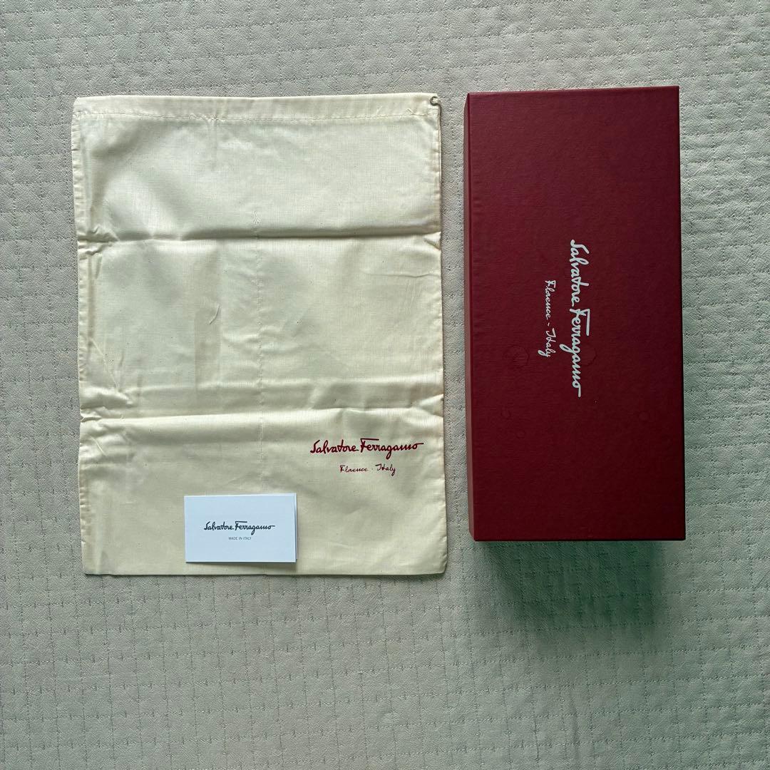 FERRAGAMO　フェラガモ　ヴァラリボン　バイカラー　フラット　パンプス