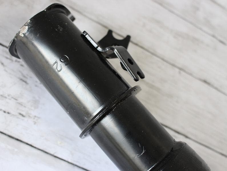 未使用 KYB 331051 Excel-G ガスストラット