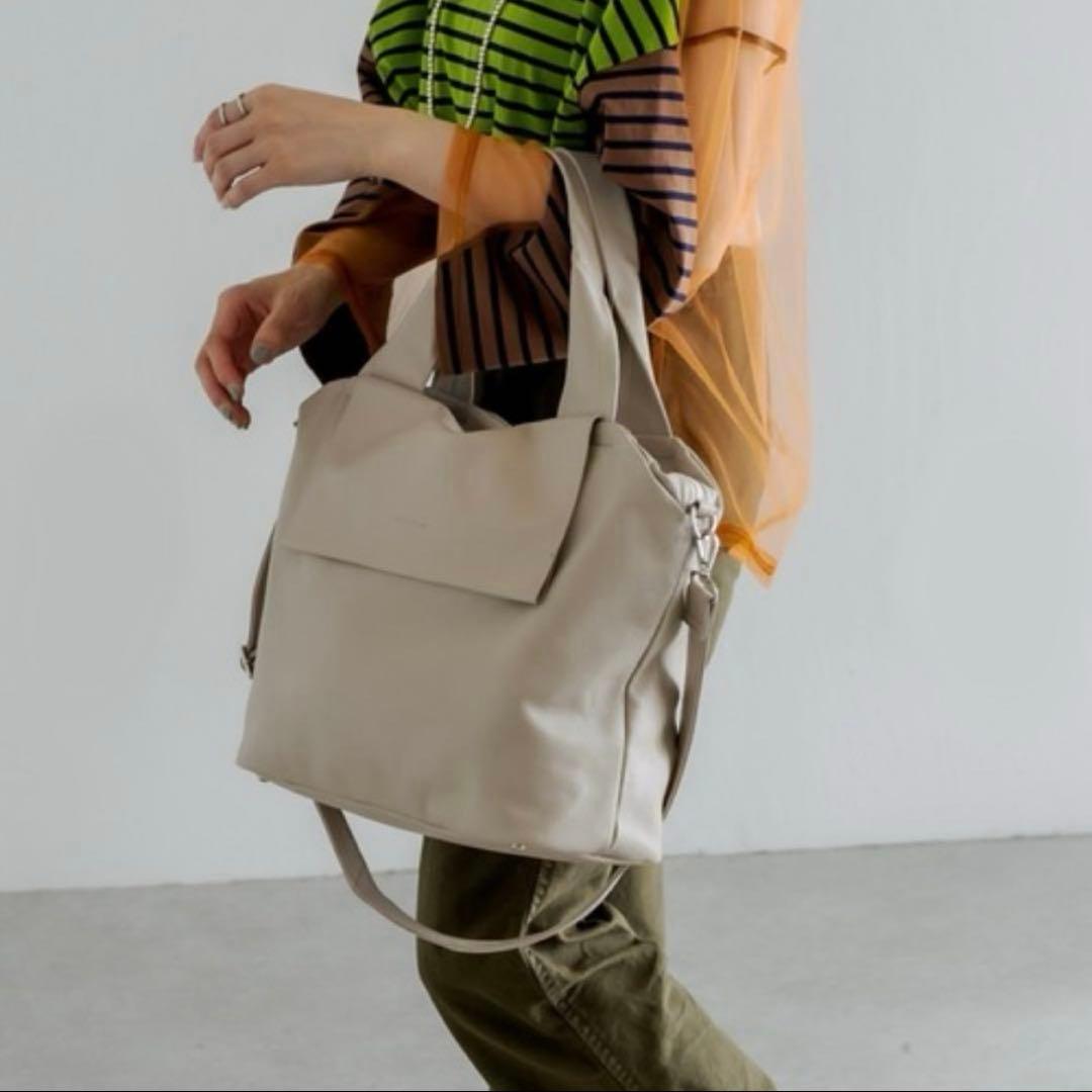 イアパピヨネ レザーフラップ2WAYバッグ　Lサイズ