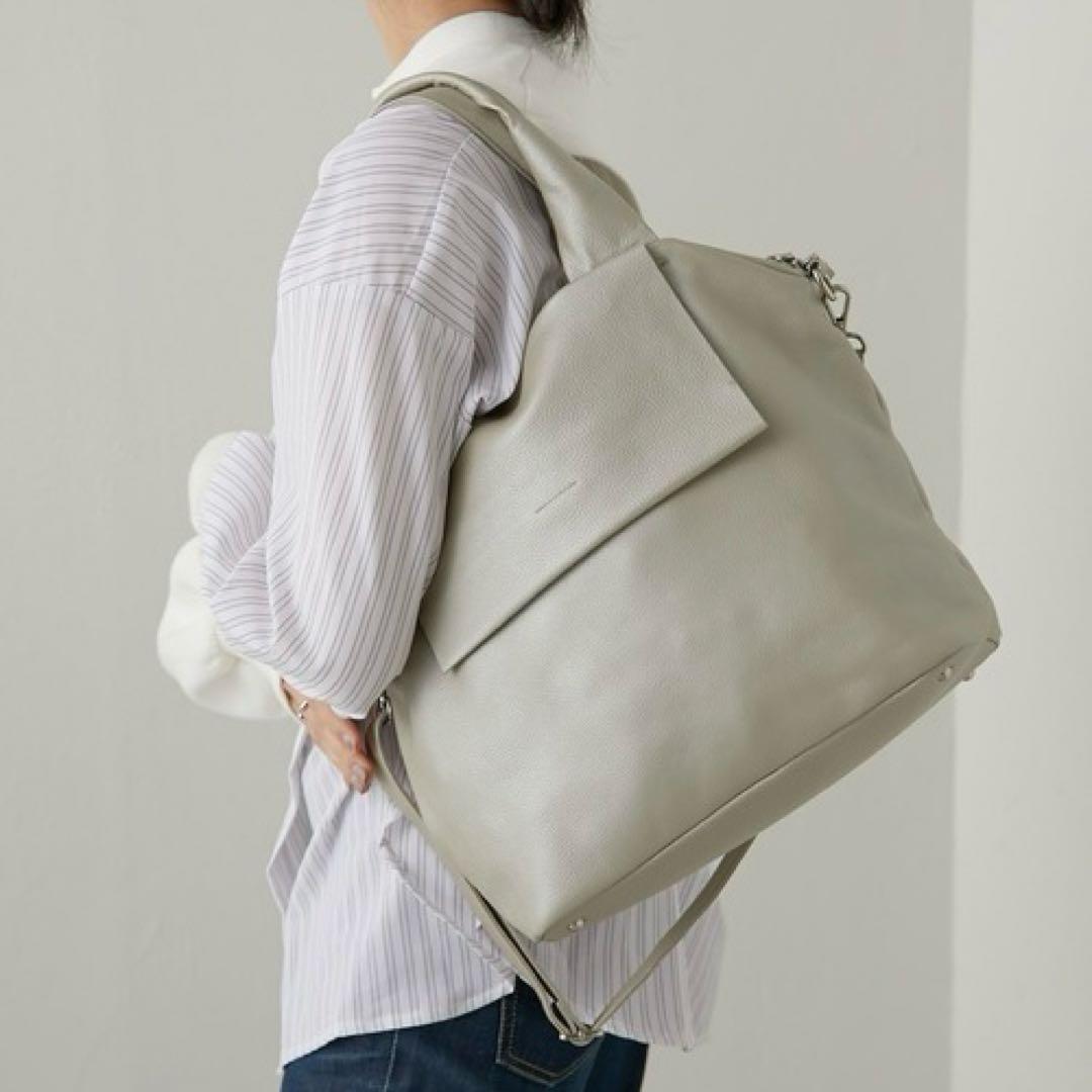 イアパピヨネ レザーフラップ2WAYバッグ　Lサイズ