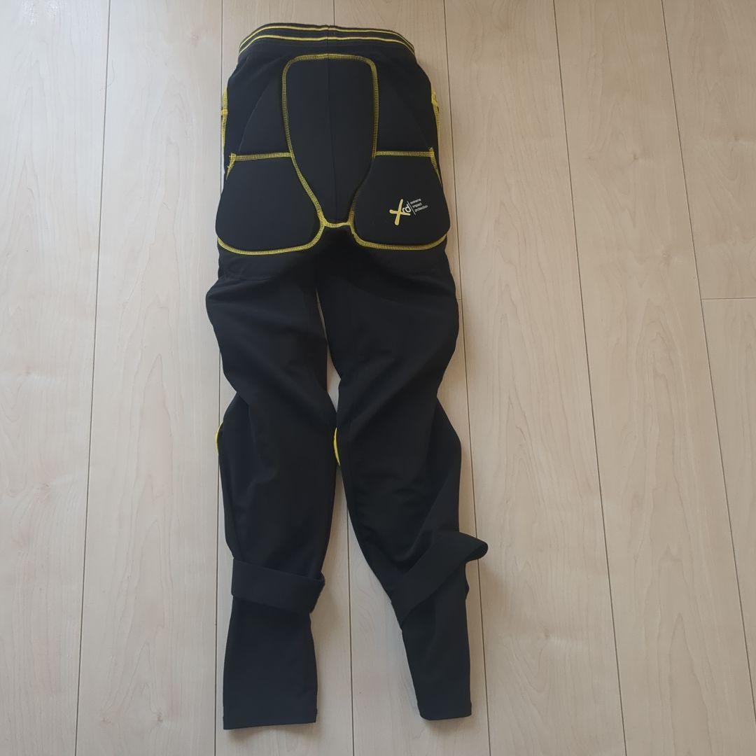 パッド付きヒップガード ブラック/イエロー　鎧武者　yoroimusha スノボ