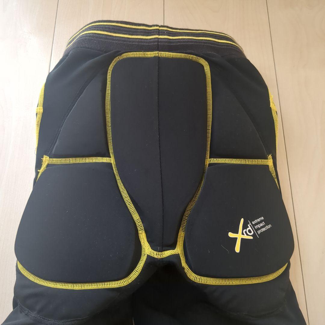 パッド付きヒップガード ブラック/イエロー　鎧武者　yoroimusha スノボ