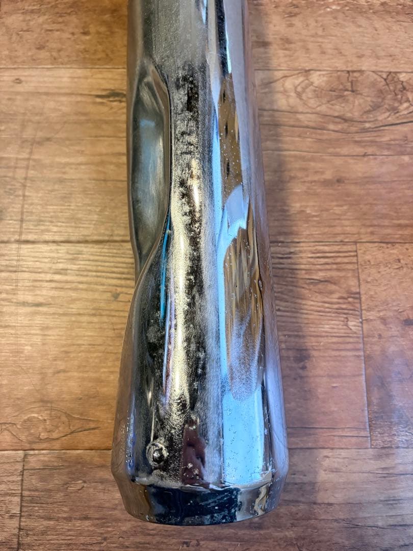 SR400 マフラー　3GW-14711 凹みあり