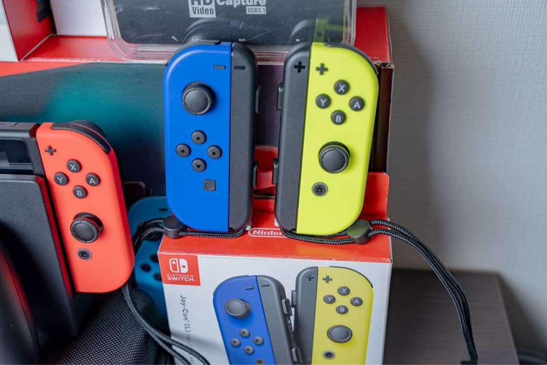 Nintendo Switch 本体 + その他ソフト等周辺機器【完備品・美品】