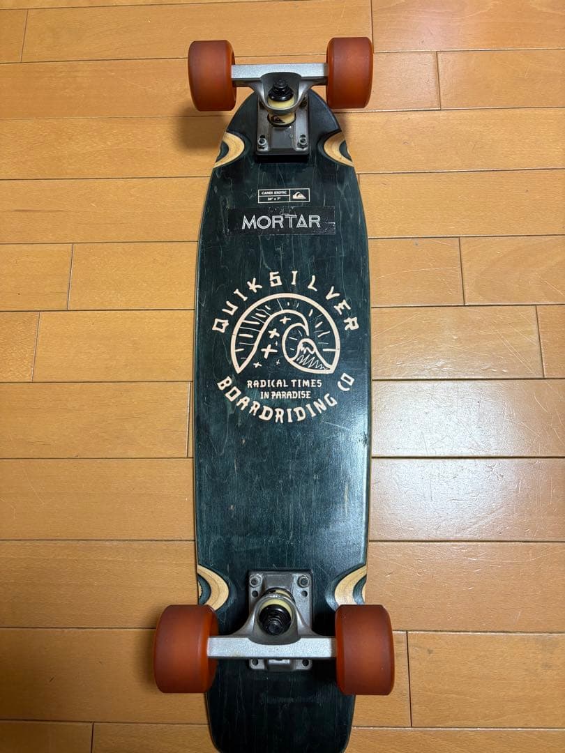 希少　QUIKSILVER スケートボード
