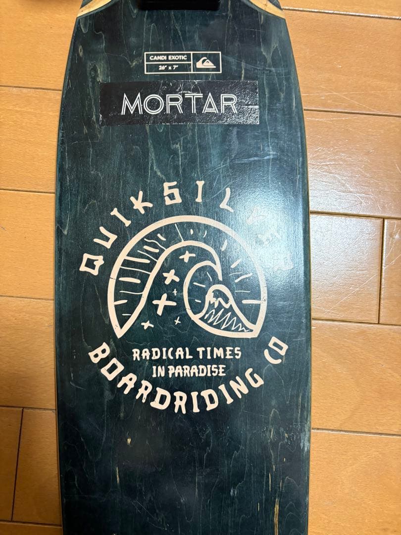 希少　QUIKSILVER スケートボード