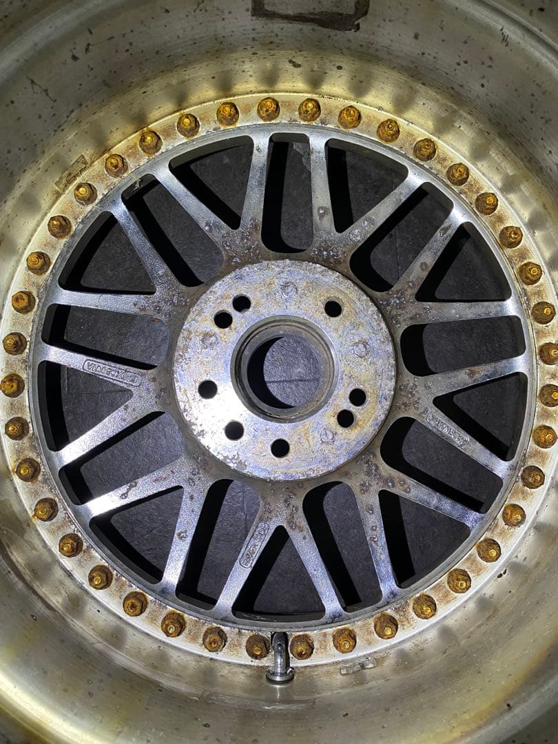 メーカー不明　メッシュホイール　17インチ