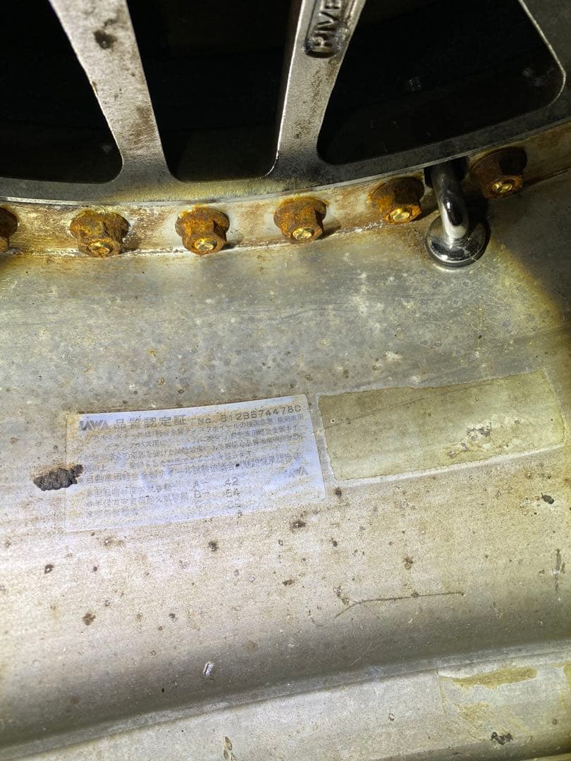 メーカー不明　メッシュホイール　17インチ