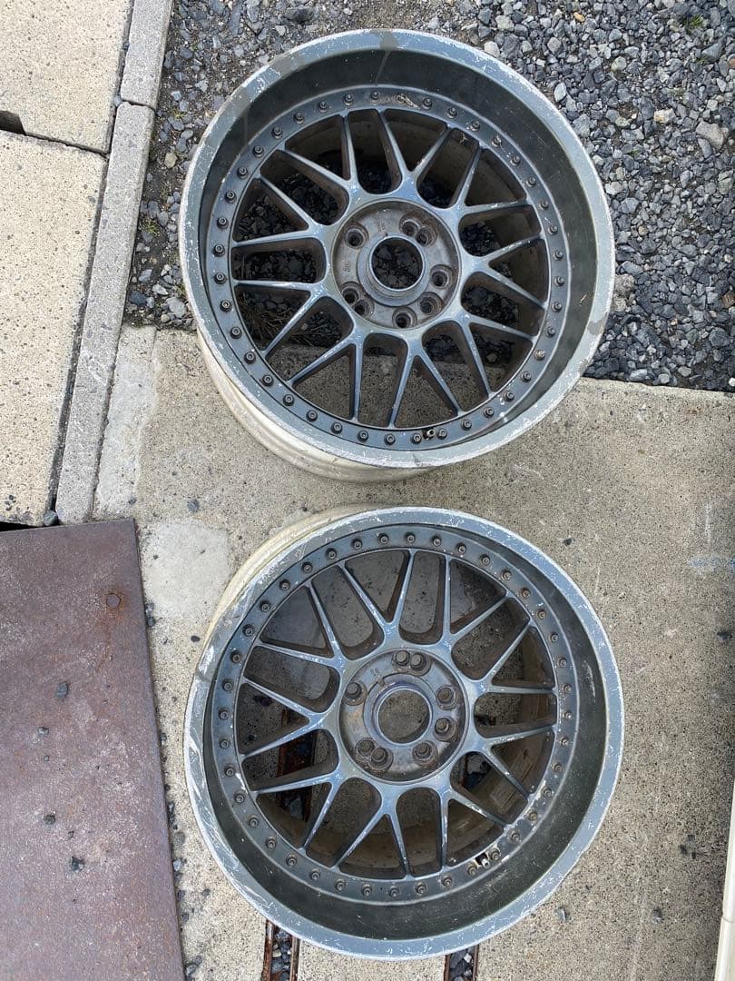 メーカー不明　メッシュホイール　17インチ