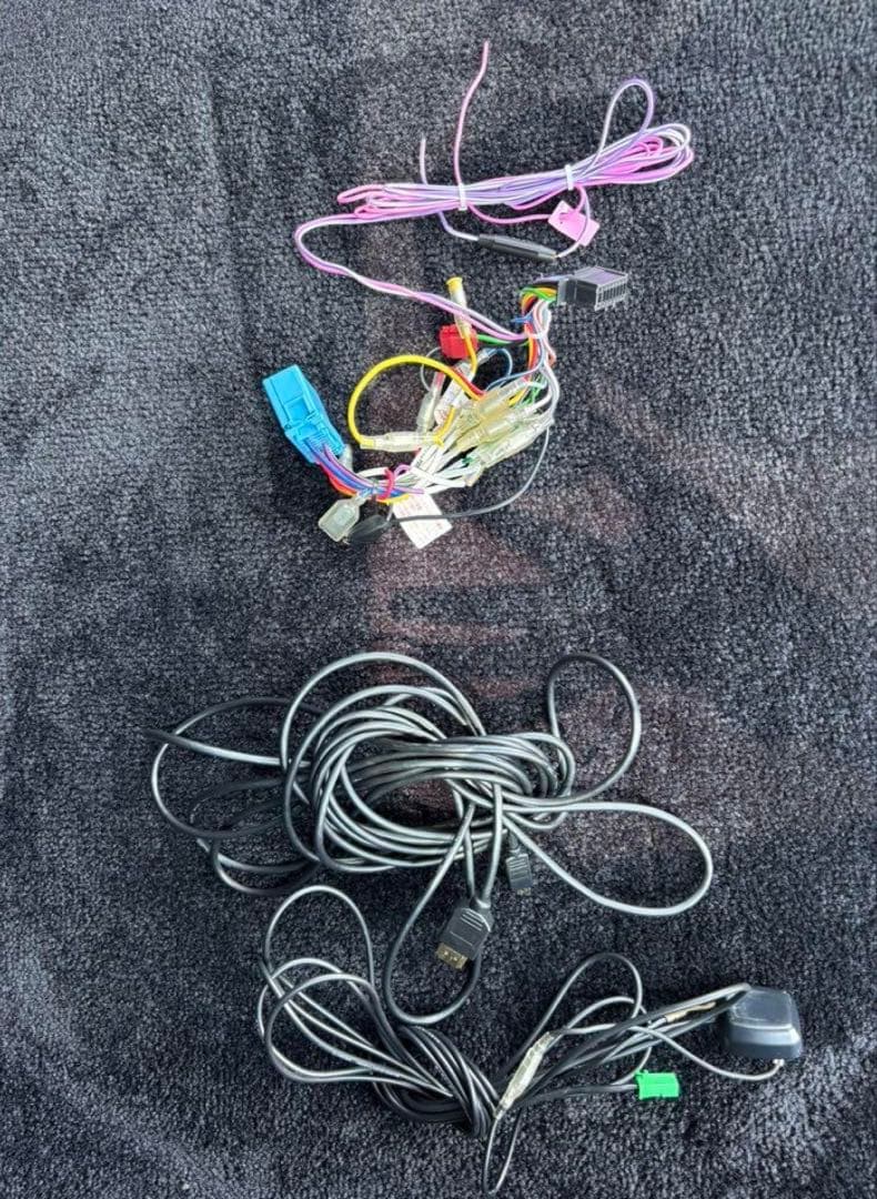 DMH-SF700 画面割れてます