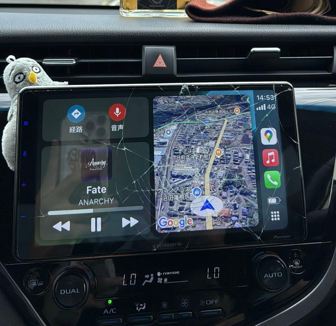 DMH-SF700 画面割れてます